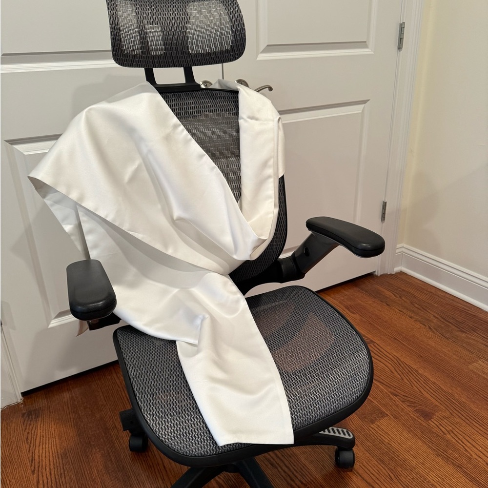 Large white scarf/wrap - Picture 3 of 7